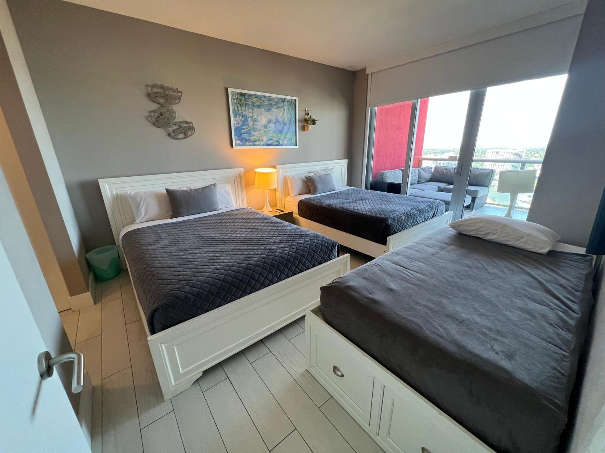 Mvr Apartments At Beachwalk Resort Hallandale Beach Eksteriør billede