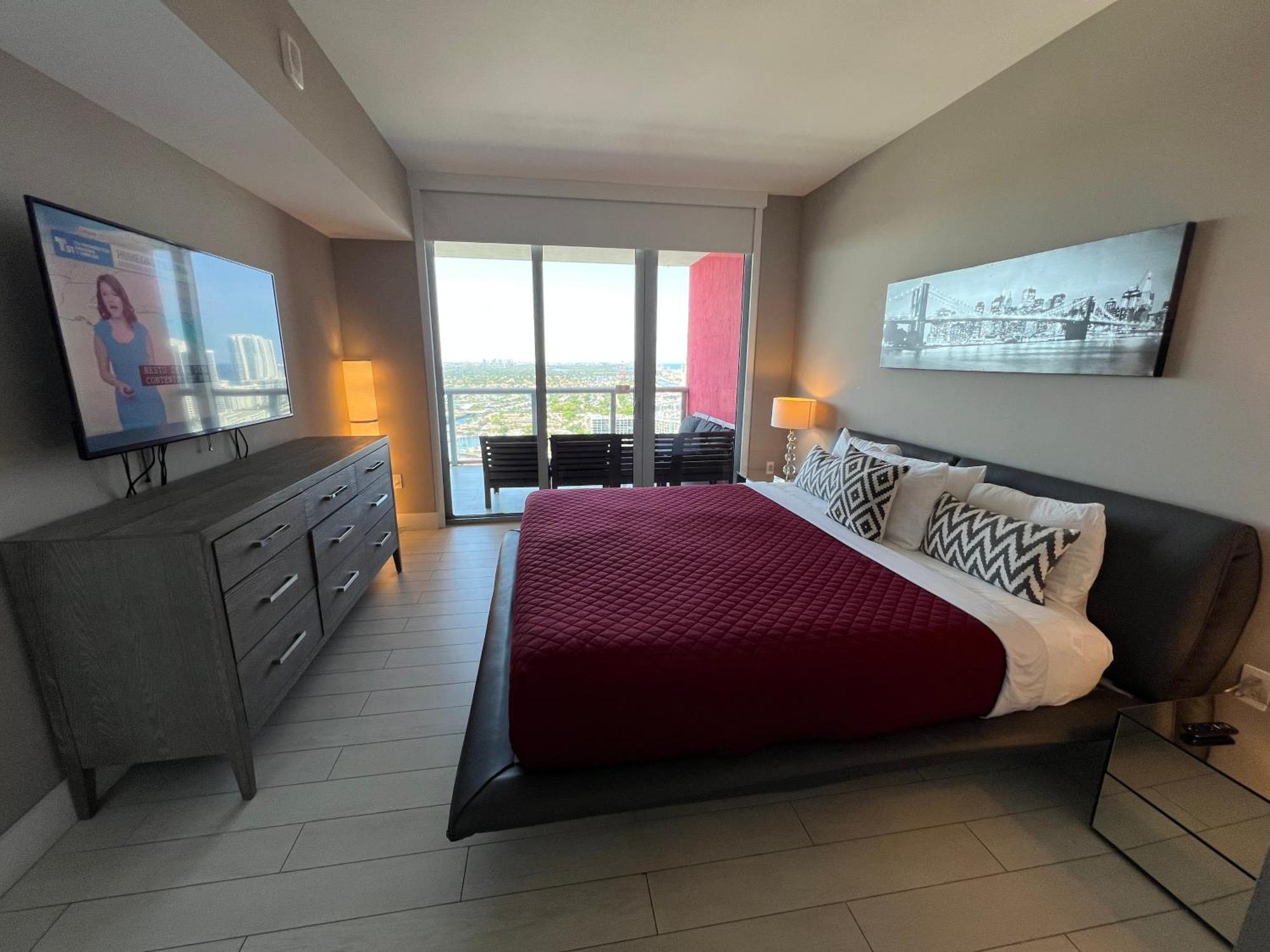 Mvr Apartments At Beachwalk Resort Hallandale Beach Eksteriør billede