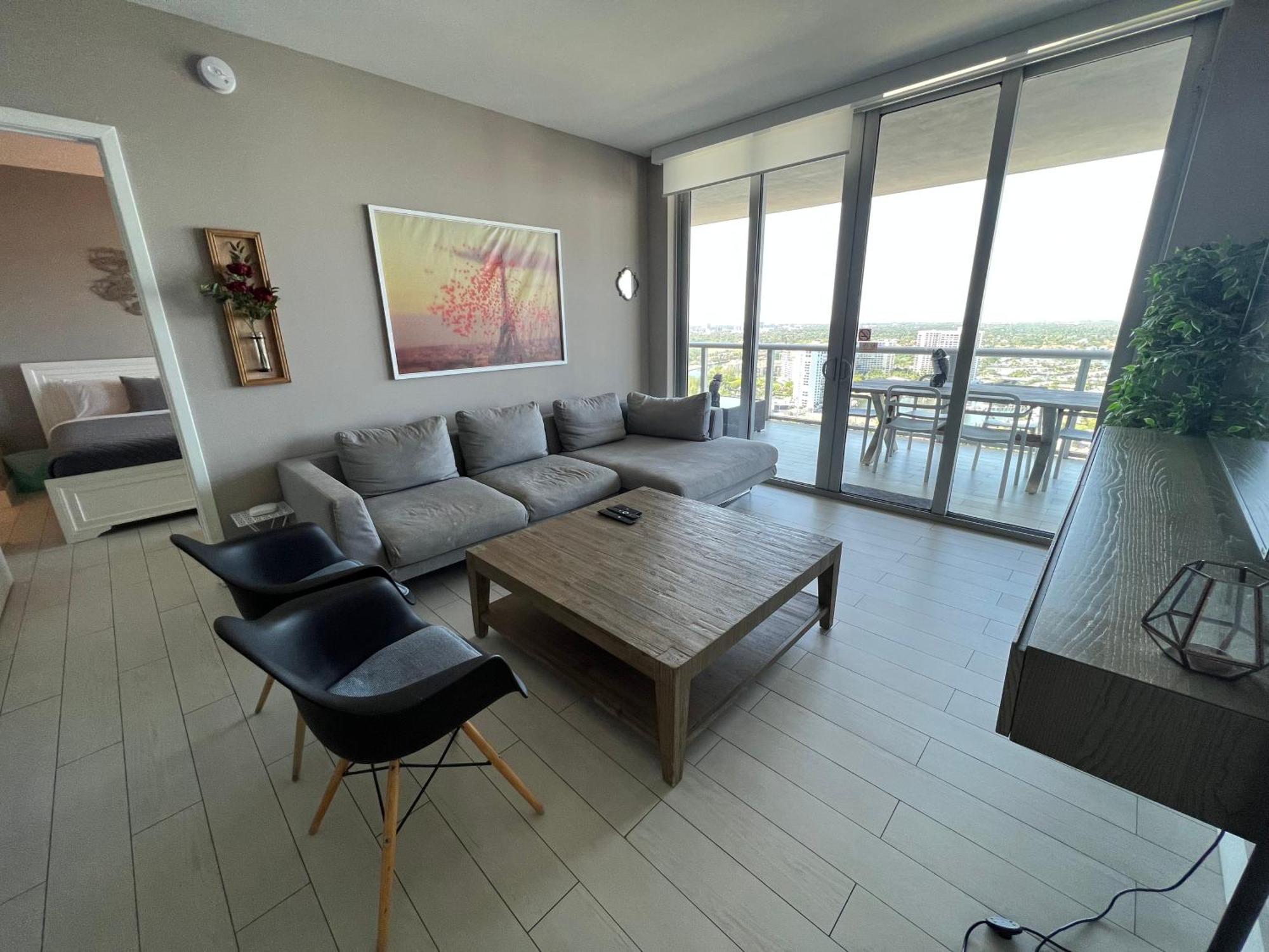 Mvr Apartments At Beachwalk Resort Hallandale Beach Eksteriør billede