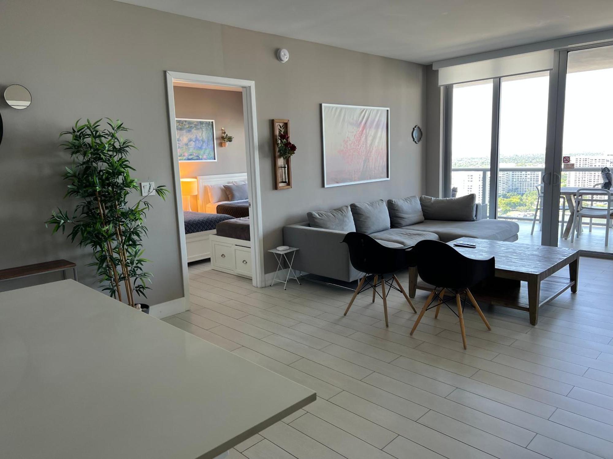 Mvr Apartments At Beachwalk Resort Hallandale Beach Eksteriør billede