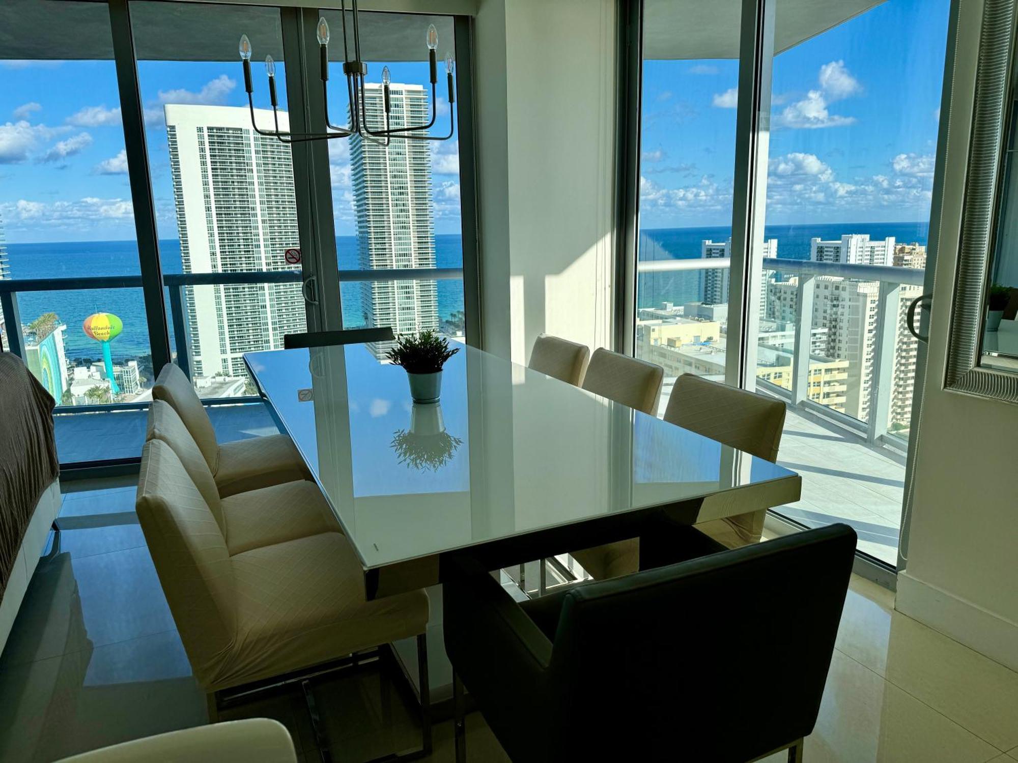 Mvr Apartments At Beachwalk Resort Hallandale Beach Eksteriør billede