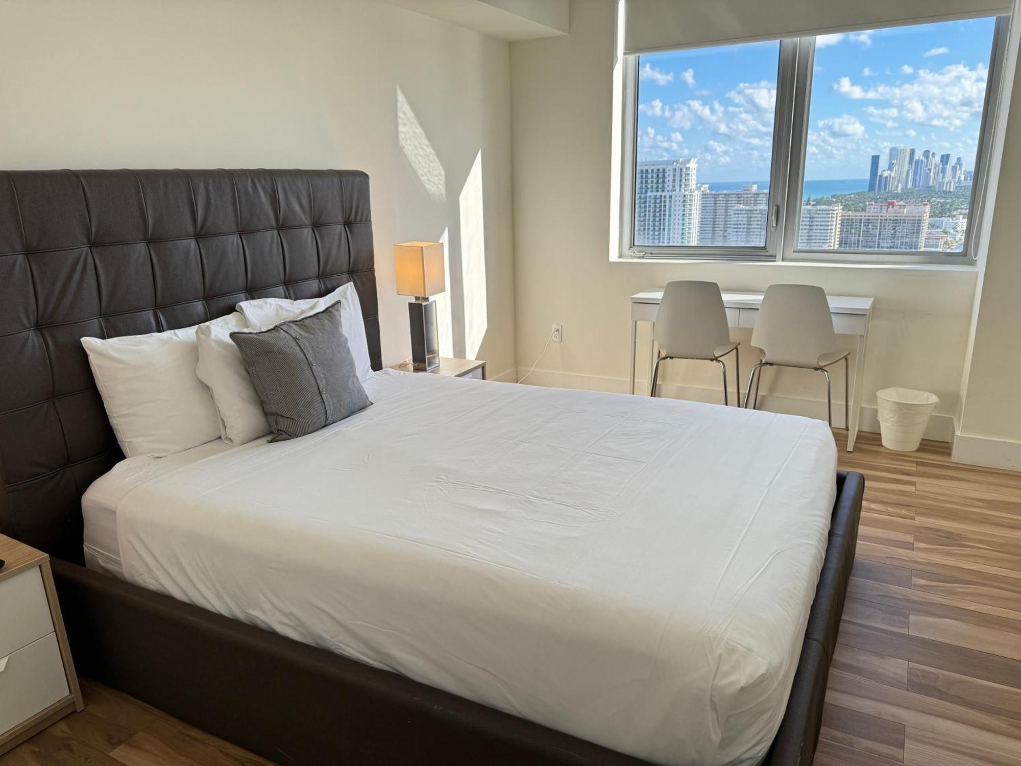 Mvr Apartments At Beachwalk Resort Hallandale Beach Eksteriør billede