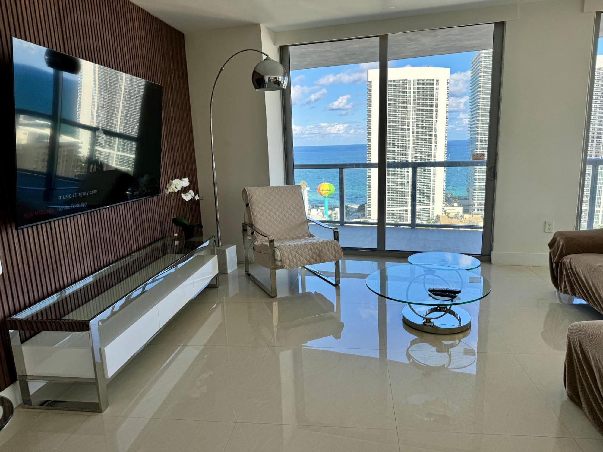 Mvr Apartments At Beachwalk Resort Hallandale Beach Eksteriør billede