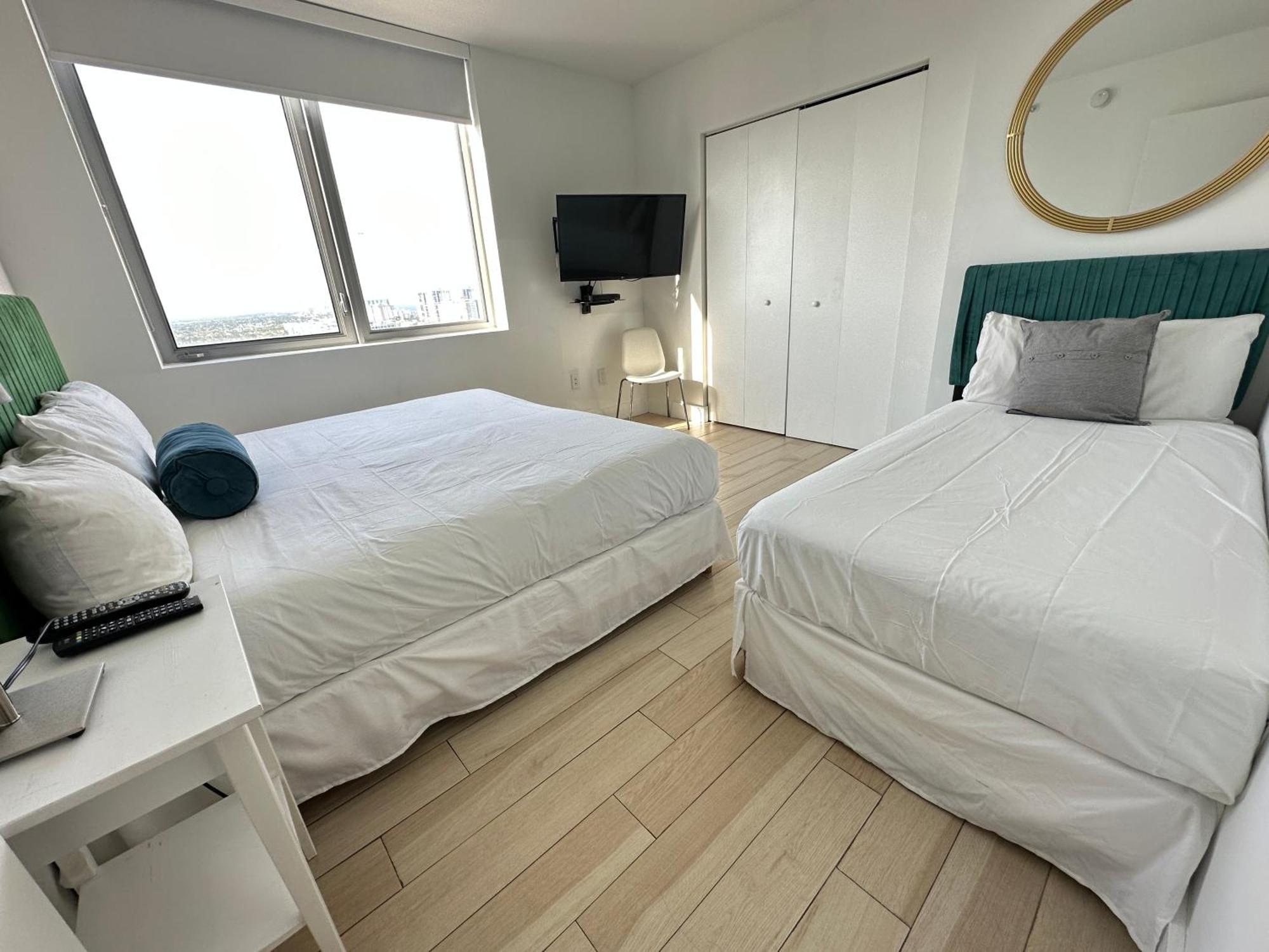 Mvr Apartments At Beachwalk Resort Hallandale Beach Eksteriør billede