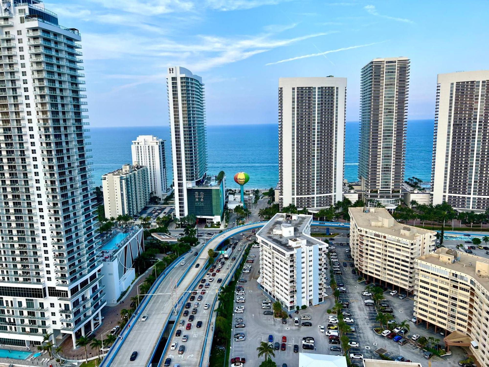 Mvr Apartments At Beachwalk Resort Hallandale Beach Eksteriør billede