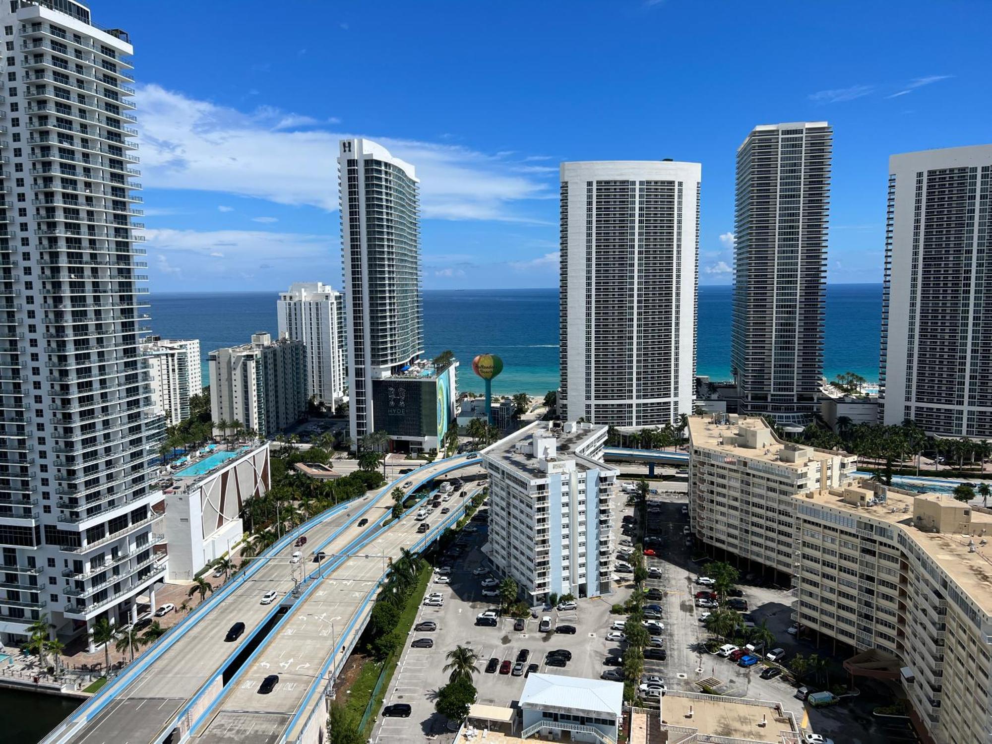 Mvr Apartments At Beachwalk Resort Hallandale Beach Eksteriør billede