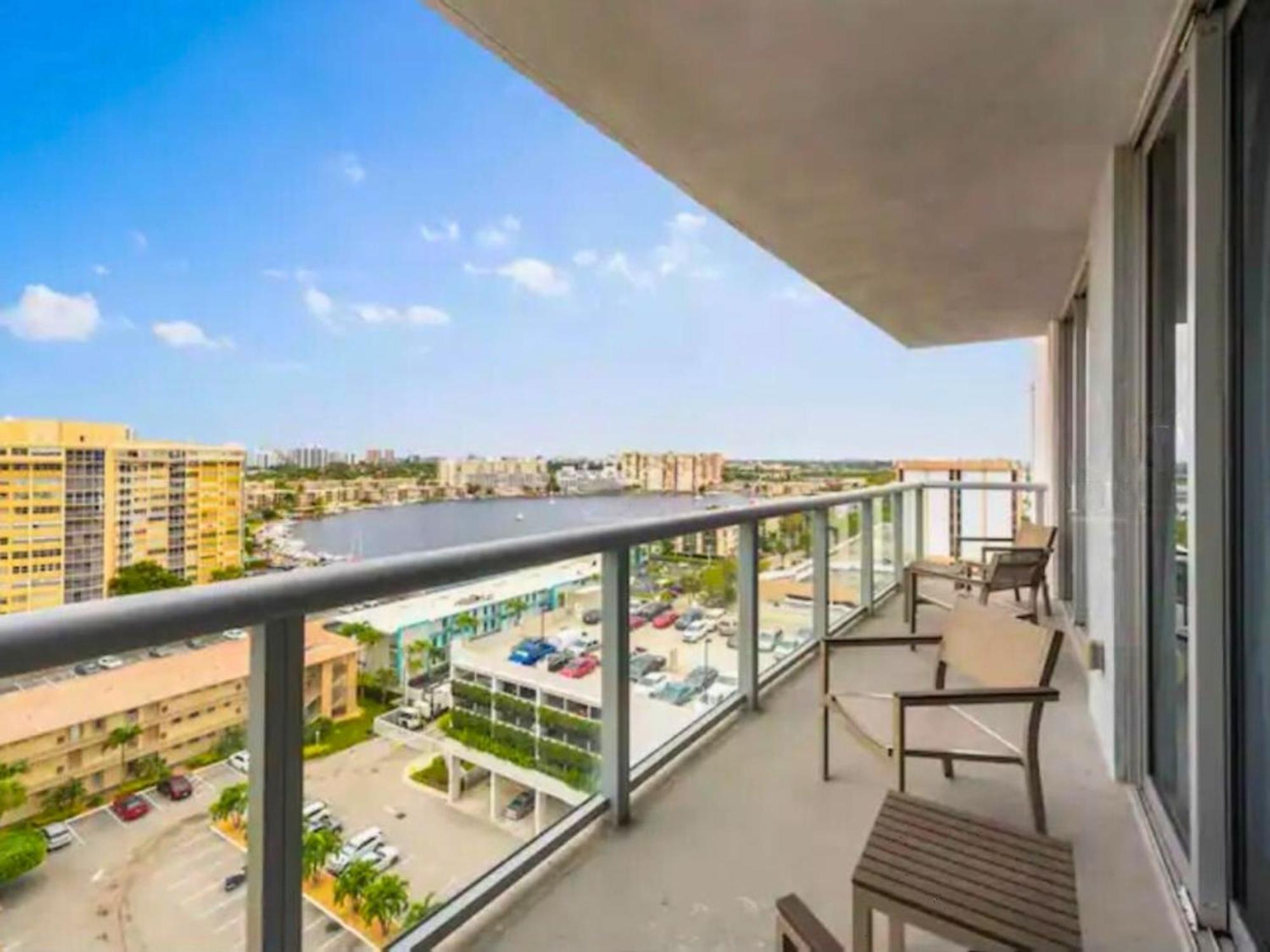 Mvr Apartments At Beachwalk Resort Hallandale Beach Eksteriør billede