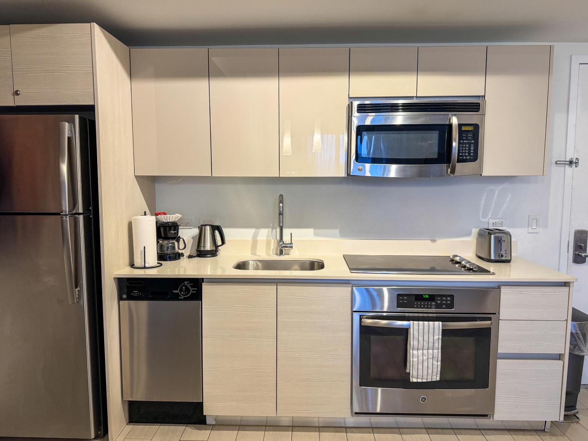 Mvr Apartments At Beachwalk Resort Hallandale Beach Eksteriør billede
