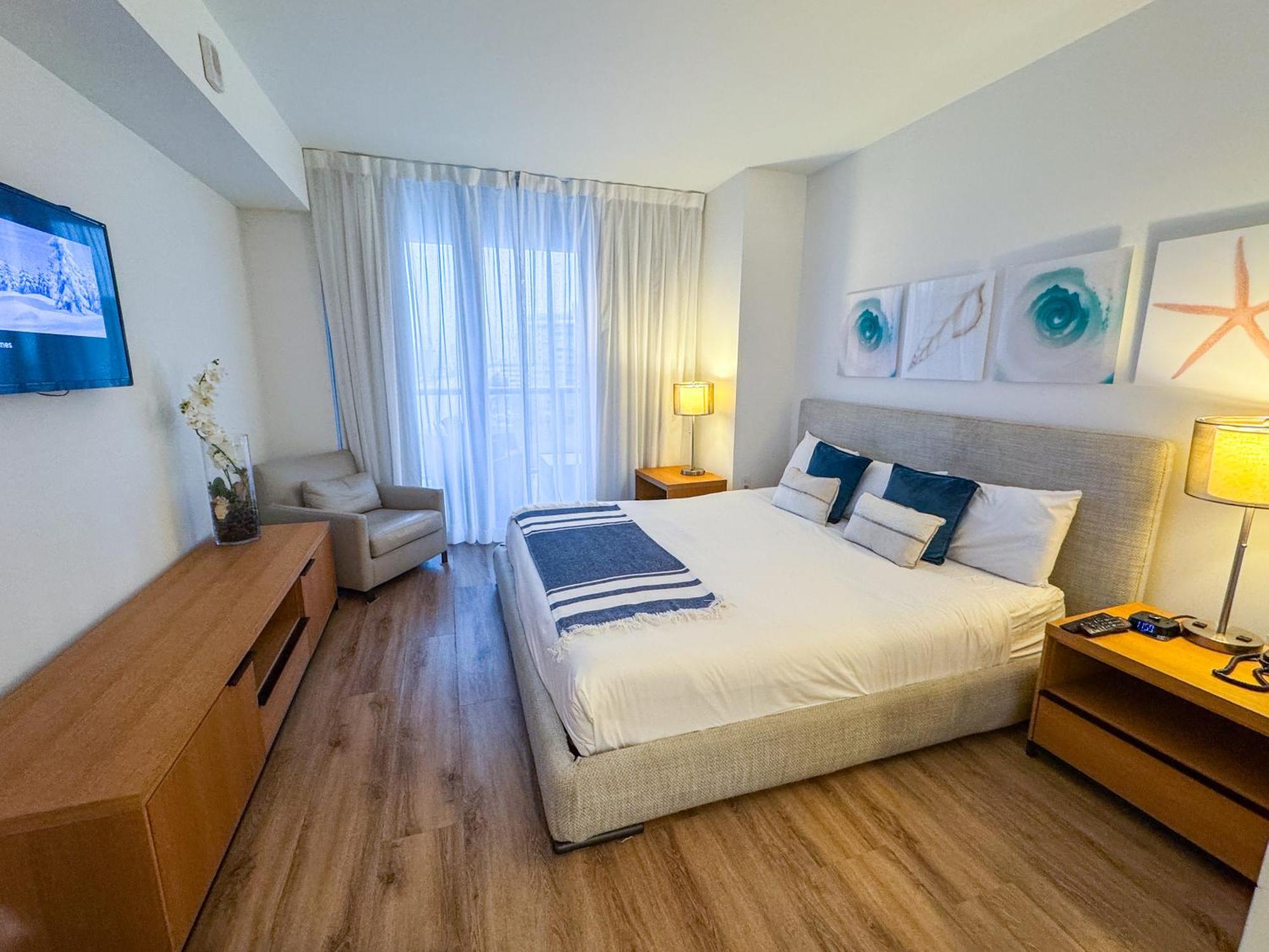 Mvr Apartments At Beachwalk Resort Hallandale Beach Eksteriør billede