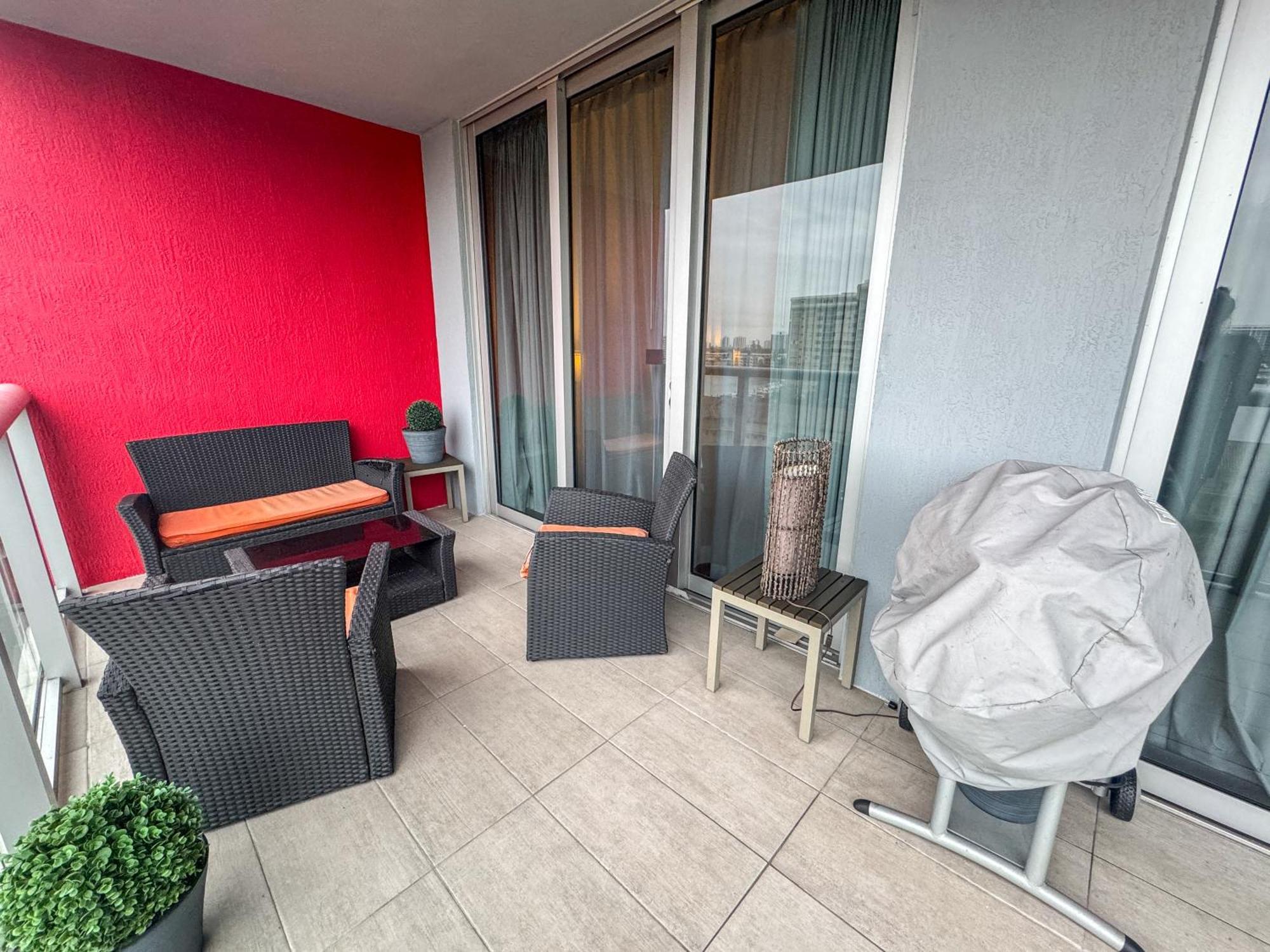 Mvr Apartments At Beachwalk Resort Hallandale Beach Eksteriør billede